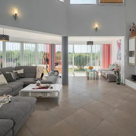 Semesterbostad Brcina *